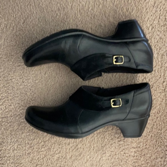 Clarks Shoes - CLARKS Bendables Black Leather Side Zip